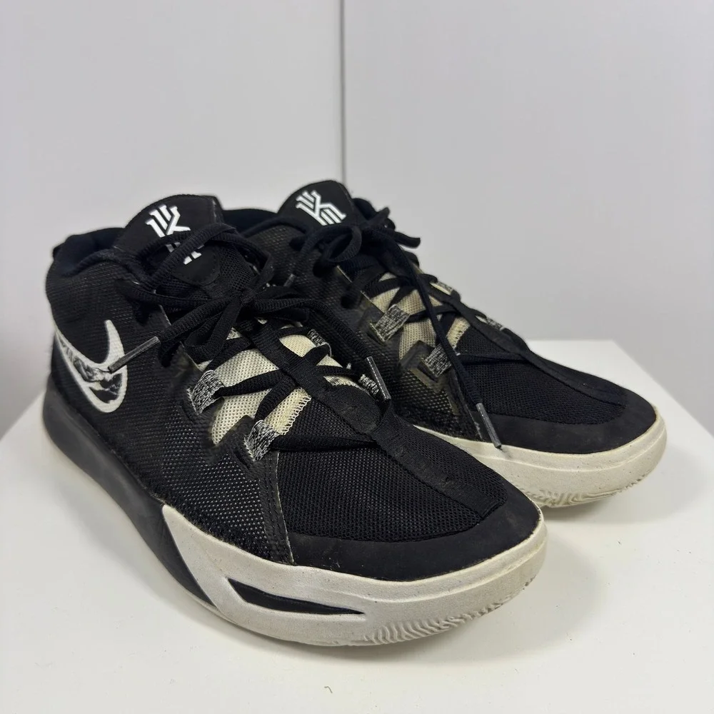 Nike Kyrie Flytrap 6 GS Youth Size 7Y Black White Basketball Shoes DQ8094-009